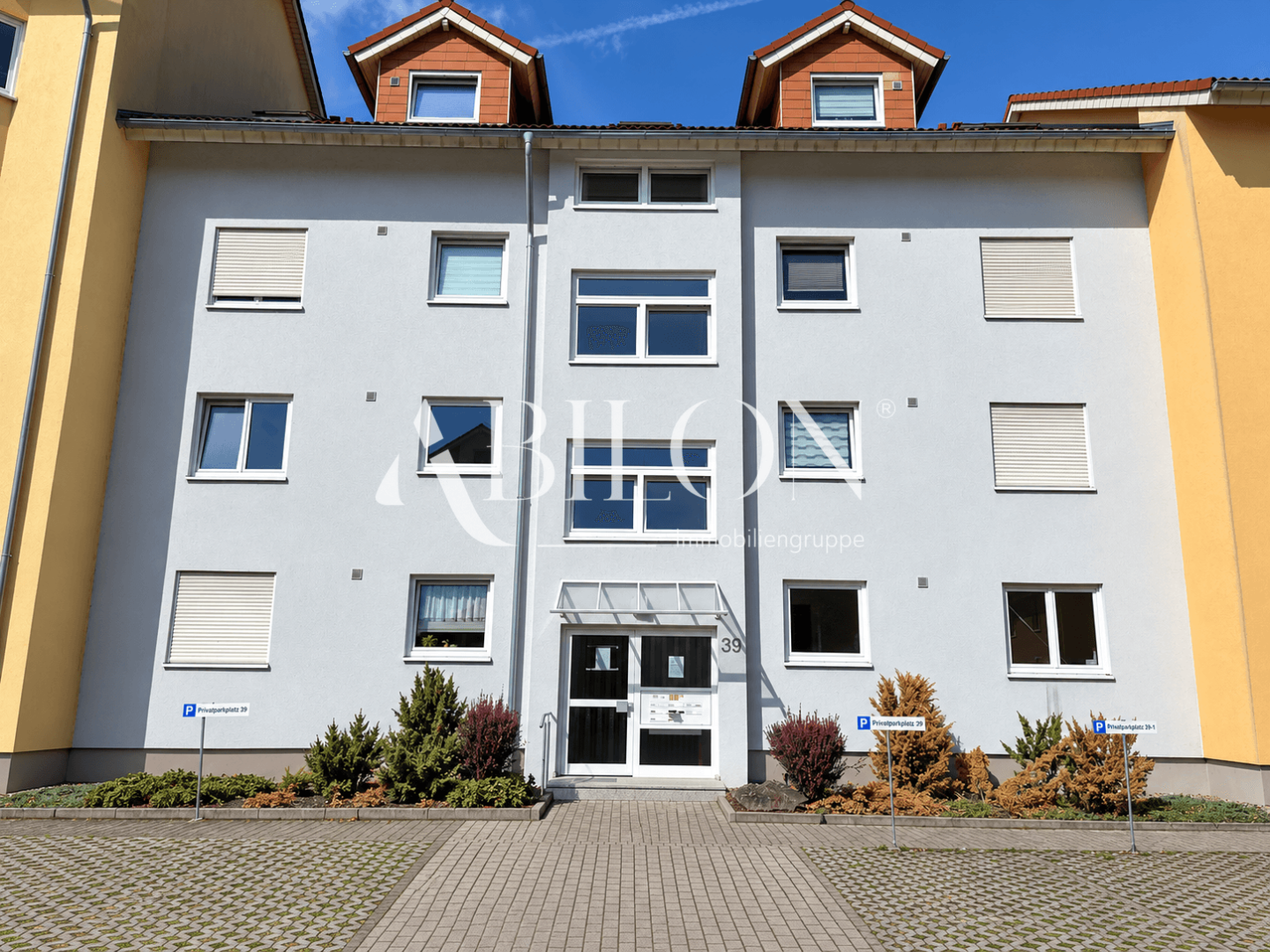 Hausansicht von vorne