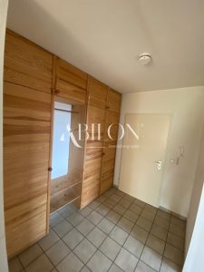 Flur mit Einbauschrank